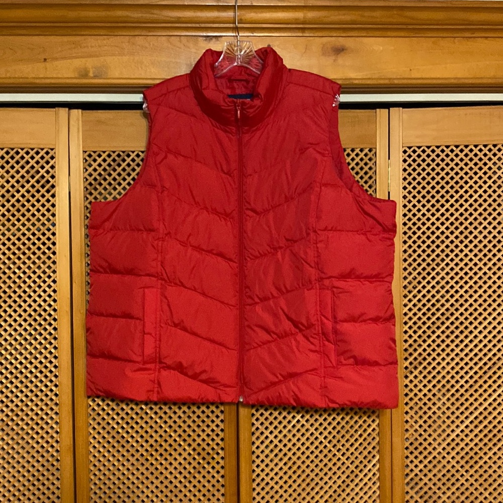 Lands End Down Vest - 2X. Red.  (343)